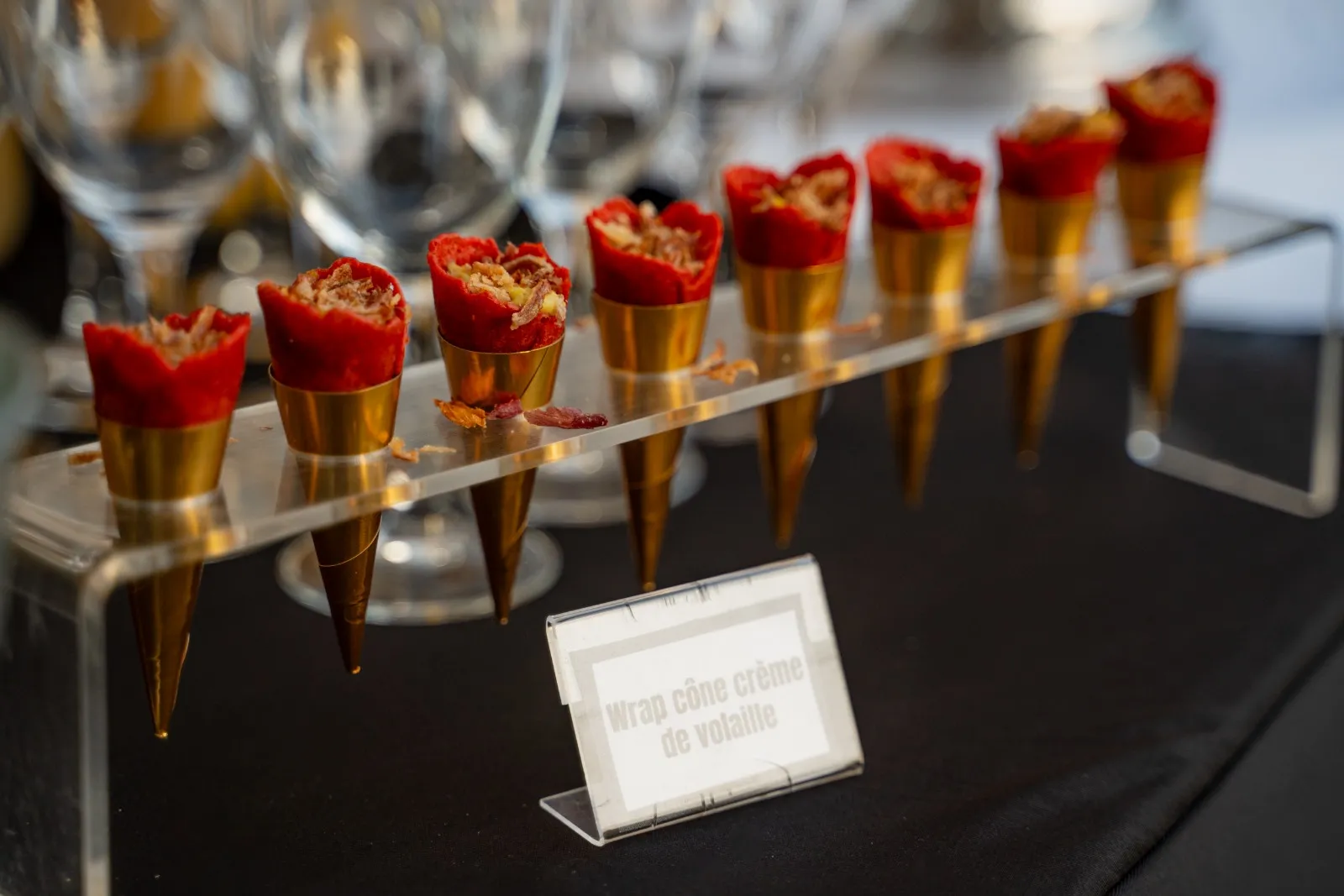 Assiette de poisson frais méditerranéen - Traiteur Montpellier